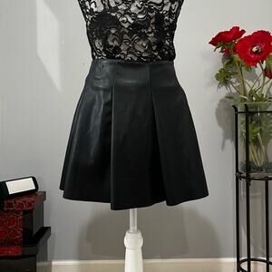 NEW Saks 5th Avenue 5|48 Pleated Vegan Leather Circle Mini Skater Skirt M NWT